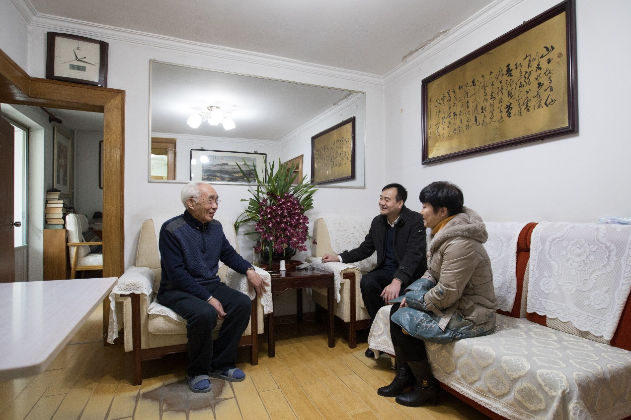 C:\Users\hp\Desktop\Desktop\王显院长慰问退休老干部、首都国医名师王珂.jpg